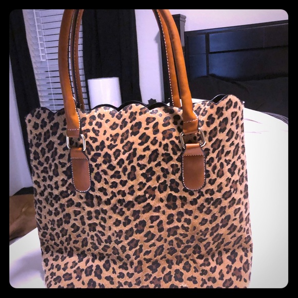 SOLD.  Leopard purse - Picture 1 of 2